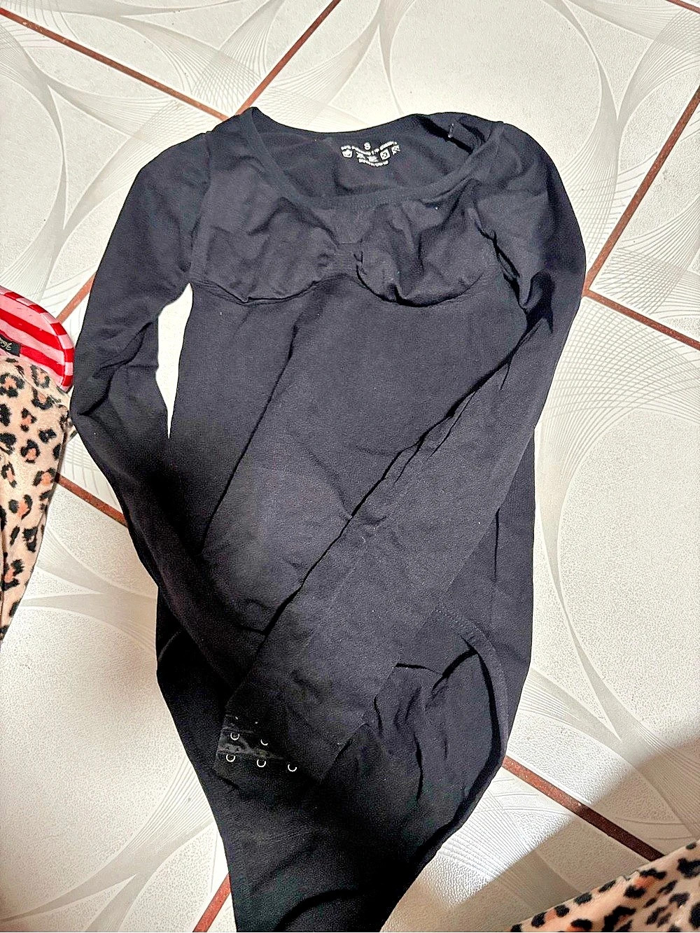 Long Sleeve Bodysuit in Black Size Small